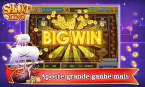 Myanmar ကစားသမားများ Mobile App ဖြင့် Online Casino ကစားနေသောပုံ